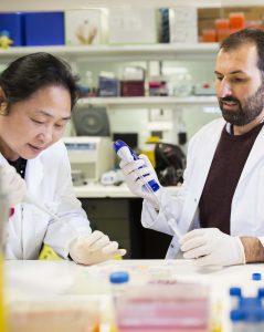 Helena Liang and Alex Hewitt in lab